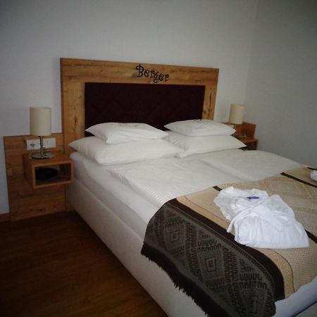 Familienhotel Berger Санкт-Якоб-им-Вальде Экстерьер фото